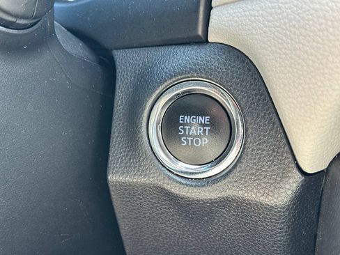 Used 2020 Toyota RAV4 XLE w/ Convenience Package AWD/4WD image 24