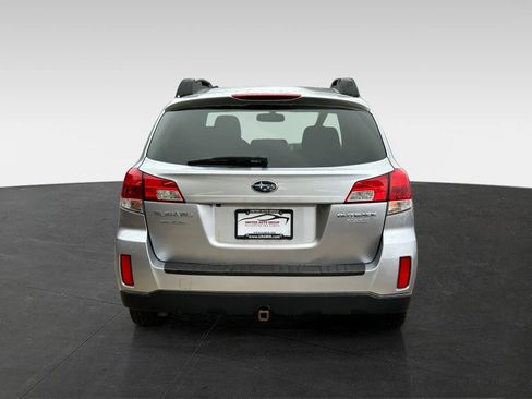 Used 2013 Subaru Outback 2.5i Premium AWD/4WD image 6