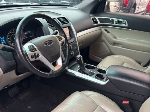 Used 2011 Ford Explorer XLT w/ 202A Rapid Spec Order Code image 8