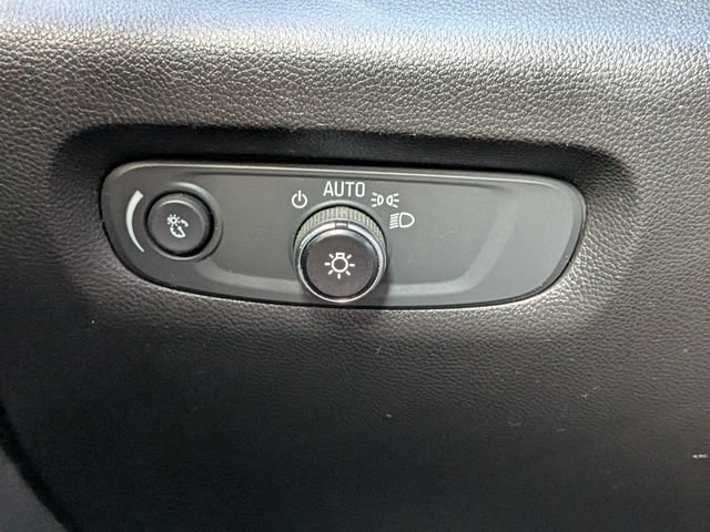 Used 2022 Chevrolet Traverse LT AWD/4WD image 24