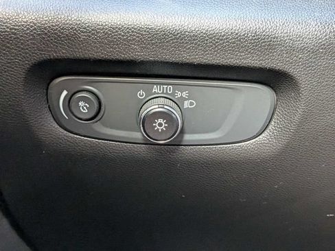 Used 2022 Chevrolet Traverse LT AWD/4WD image 24