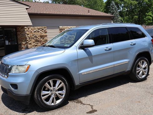 Used 2012 Jeep Grand Cherokee Laredo AWD/4WD image 4