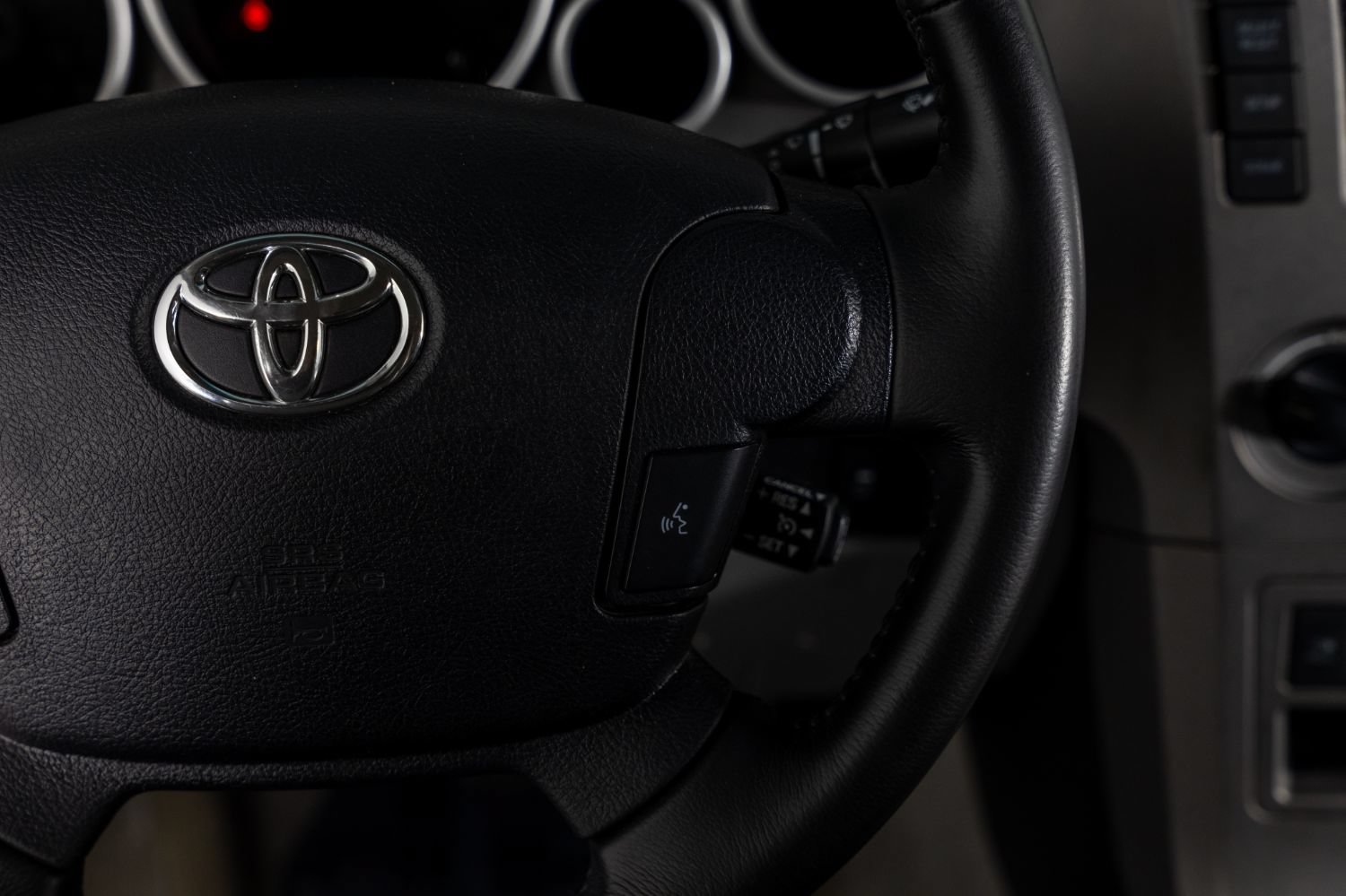 Used 2010 Toyota Tundra Limited w/ Memory Pkg AWD/4WD image 32