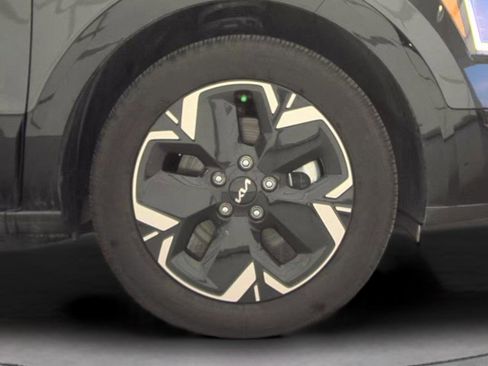 Used 2025 Kia Niro Wind w/ Wind Preserve Package FWD image 21
