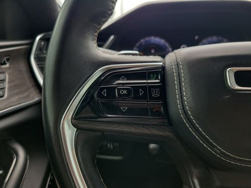 Used 2021 Jeep Grand Cherokee L Overland w/ Luxury Tech Group IV RWD image 29