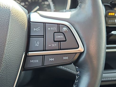 Used 2021 Toyota Highlander Platinum image 30