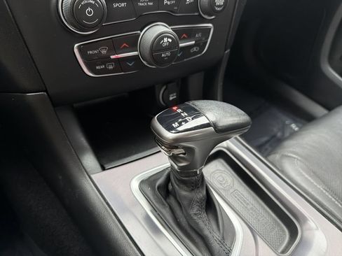 Used 2019 Dodge Charger SXT w/ Plus Group AWD/4WD image 17
