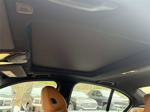 Used 2023 BMW 330i xDrive Sedan w/ Premium Package image 30