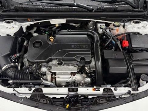 Used 2021 Chevrolet Malibu LT image 8