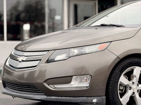 Used 2014 Chevrolet Volt Sedan 4D image 4