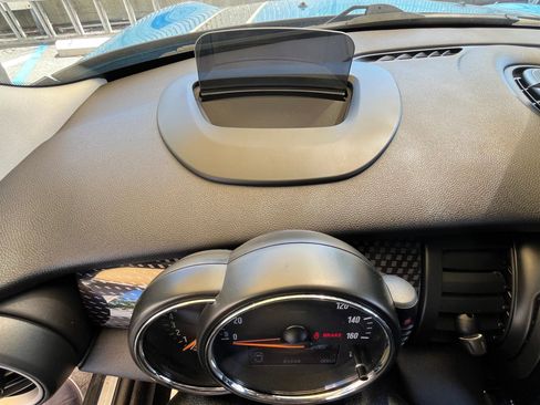 Used 2015 MINI Cooper S w/ Mini Wired Pack image 23