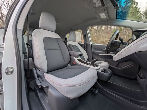 Used 2020 Chevrolet Bolt LT image 20