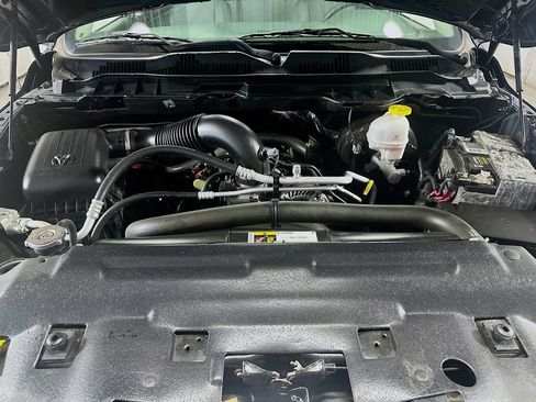 Used 2020 RAM 1500 Classic SLT AWD/4WD image 28