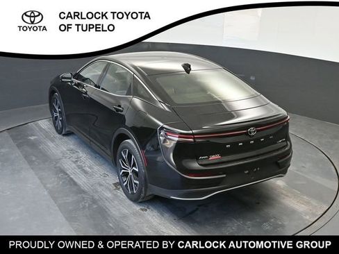 Used 2023 Toyota Crown Limited image 39