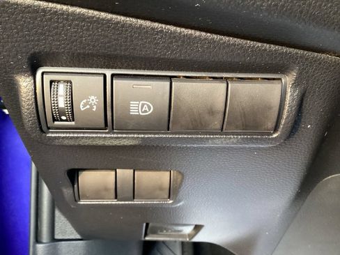 Used 2023 Toyota Corolla Cross LE AWD/4WD image 21