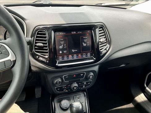 Used 2019 Jeep Compass Limited AWD/4WD image 15