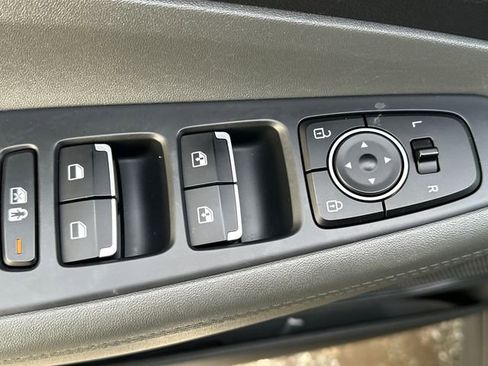 Used 2023 Hyundai Santa Fe SEL image 25