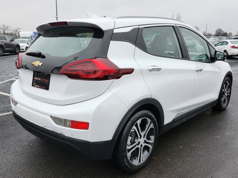 Used 2018 Chevrolet Bolt Premier w/ Driver Confidence II Package image 17