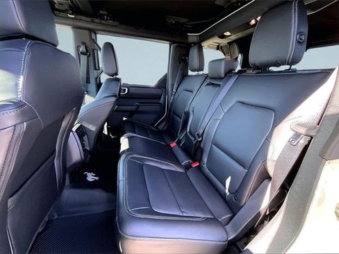 New 2025 Ford Bronco Outer Banks w/ Sasquatch Package image 9