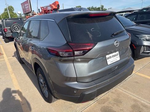 Used 2026 Nissan Rogue SV AWD/4WD image 6