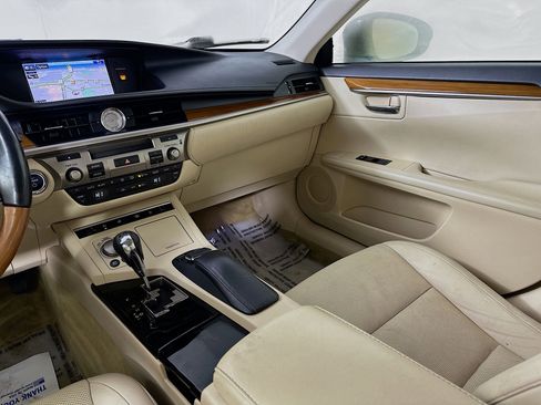 Used 2015 Lexus ES 300h Hybrid image 24