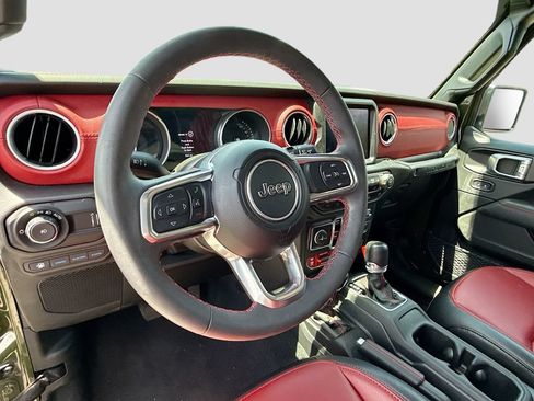 Used 2023 Jeep Wrangler Unlimited Rubicon 4xe AWD/4WD image 12