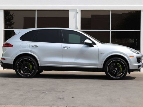 Used 2017 Porsche Cayenne S AWD/4WD image 8