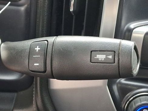 Used 2017 GMC Sierra 1500 SLE w/ SLE Value Package AWD/4WD image 10