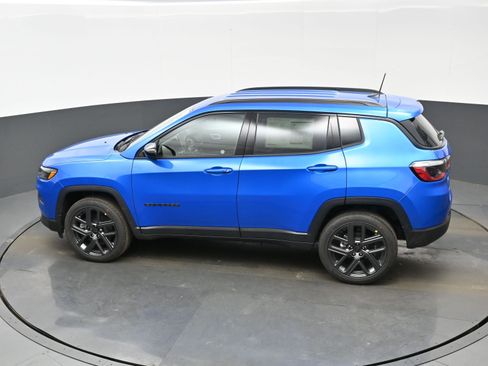 New 2026 Jeep Compass Latitude AWD/4WD image 22