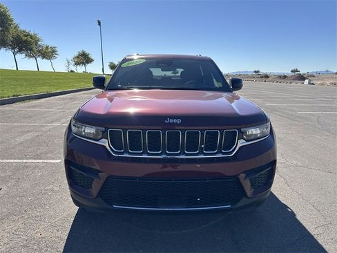 Used 2025 Jeep Grand Cherokee Laredo X image 2