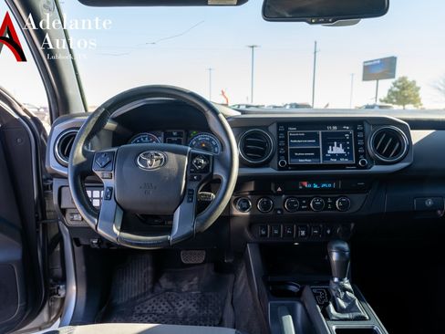 Used 2021 Toyota Tacoma TRD Off-Road image 9