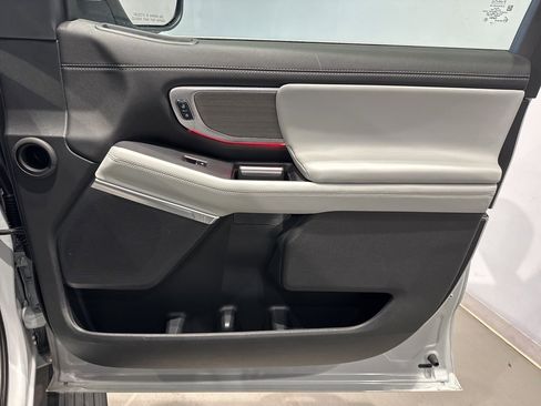 Used 2025 Ford Expedition Max Platinum image 39