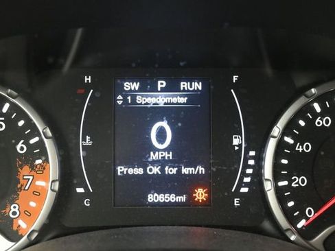 Used 2017 Jeep Renegade Latitude w/ Popular Equipment Group FWD image 17