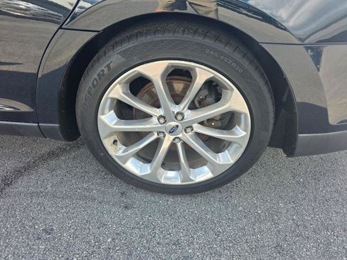 Used 2014 Ford Taurus Limited w/ Equipment Group 301A FWD image 19