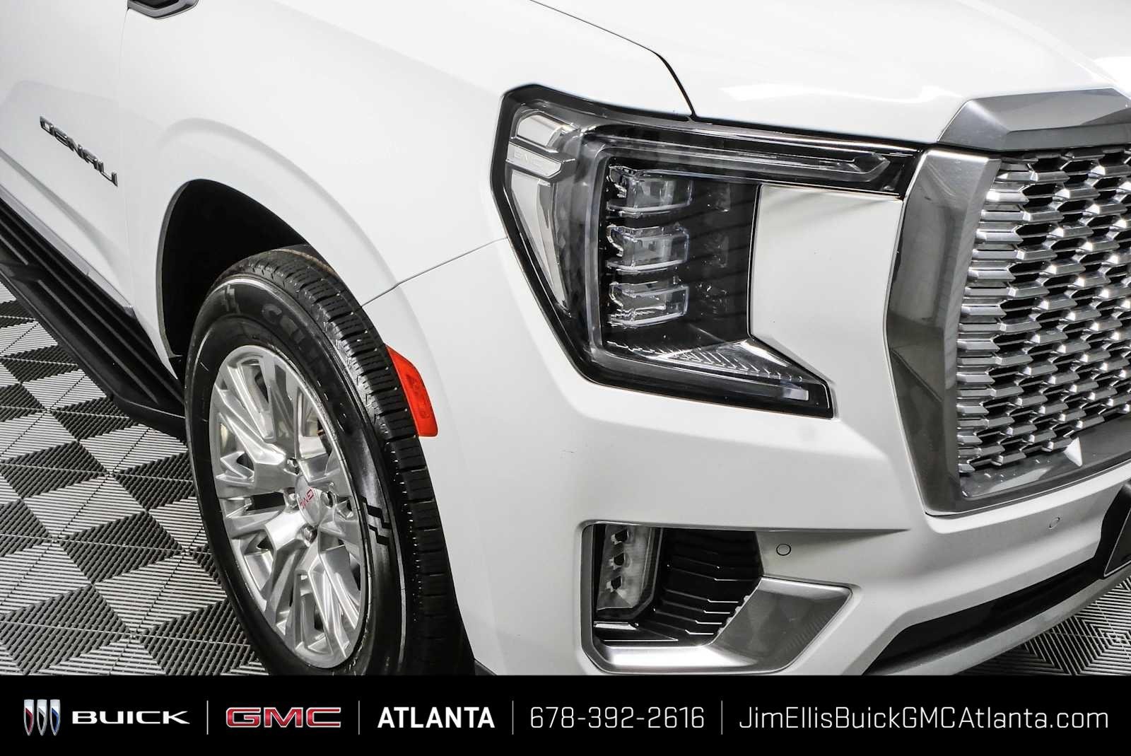 Certified 2023 GMC Yukon Denali AWD/4WD image 37