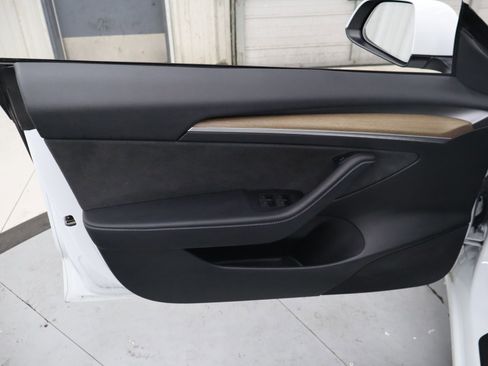 Used 2023 Tesla Model 3 Standard Range image 14