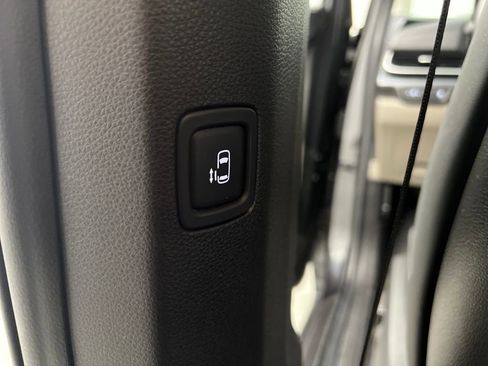 Used 2025 Kia Carnival image 15