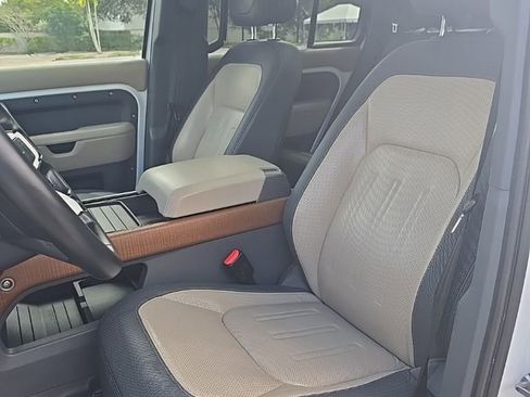 Used 2021 Land Rover Defender 110 X-Dynamic HSE image 14