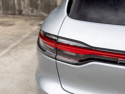 Certified 2026 Porsche Macan AWD/4WD image 20