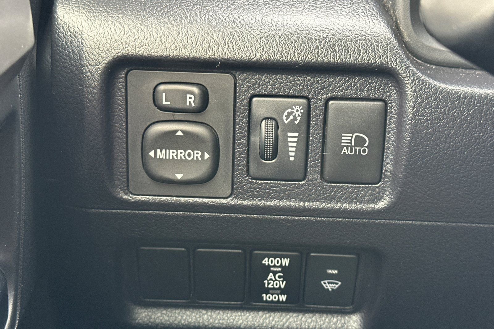 Used 2024 Toyota 4Runner SR5 AWD/4WD image 31
