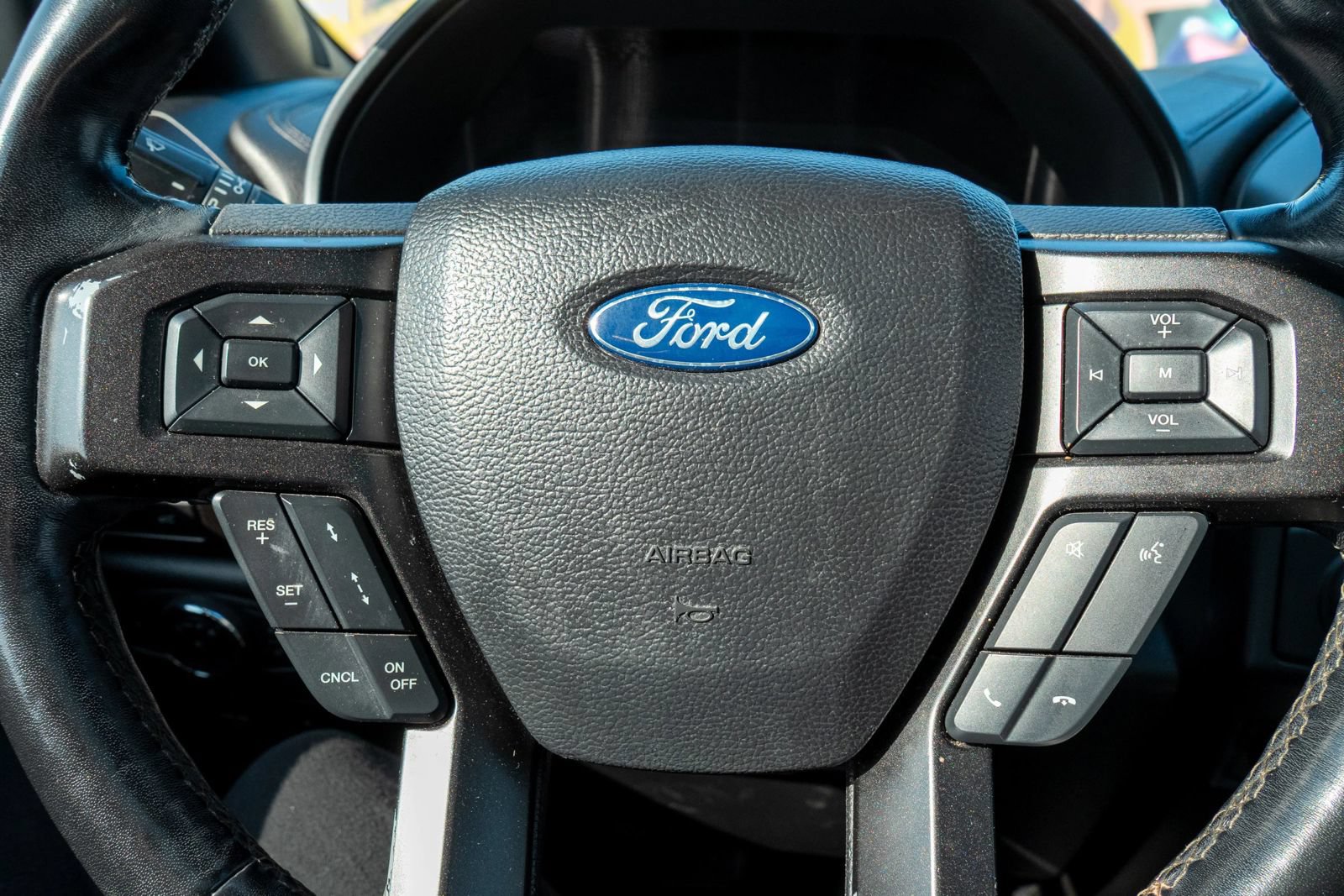 Used 2018 Ford Expedition Limited w/ Equipment Group 301A RWD image 30