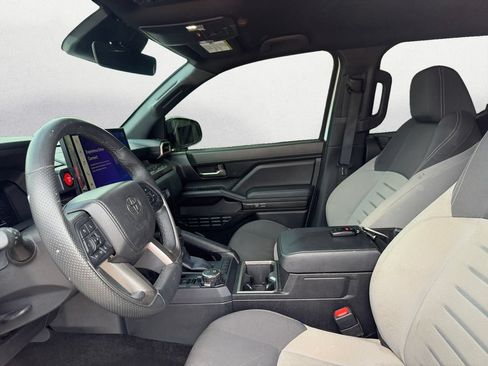 Used 2025 Toyota Tacoma TRD Sport AWD/4WD image 10