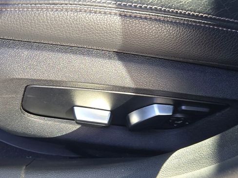 Used 2018 BMW 530i xDrive 530i xDrive image 19