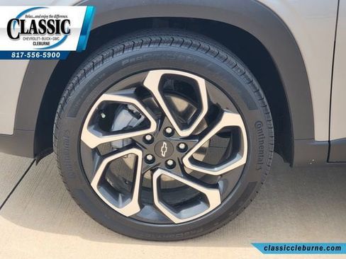 Used 2025 Chevrolet Trax ACTIV w/ Driver Confidence Package FWD image 13