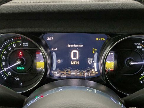 Used 2022 Jeep Wrangler Unlimited Sahara w/ Cold Weather Group image 31