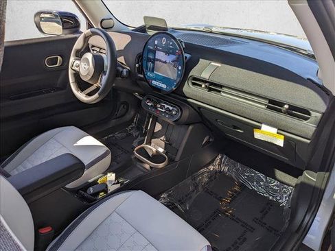 Certified 2025 MINI Cooper 2-Door Hardtop image 20