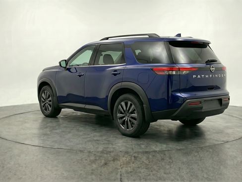 Used 2025 Nissan Pathfinder SV FWD image 6