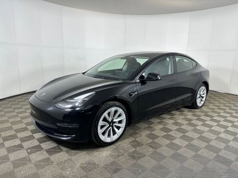 Used 2023 Tesla Model 3 Standard Range image 7