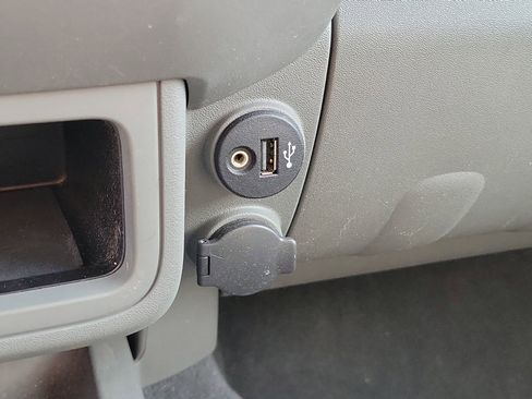 Used 2019 Nissan Frontier S image 28