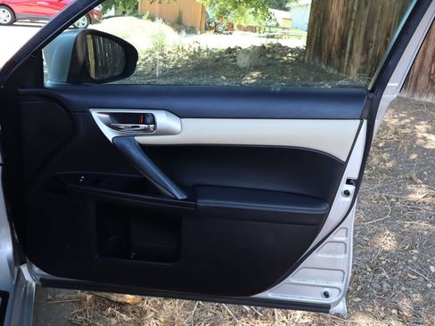 Used 2015 Lexus CT 200h w/ Navigation Package FWD image 26